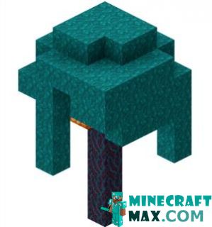 Giant Warped Fungus in Minecraft