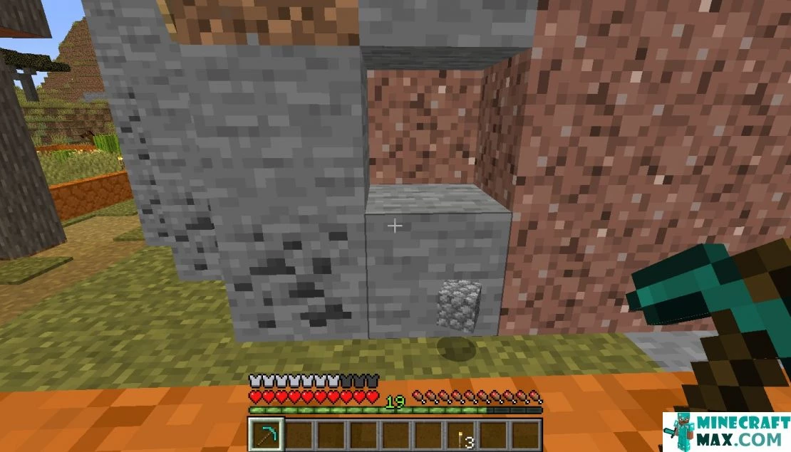 How to make Diamond pickaxe in Minecraft | Screenshot 2